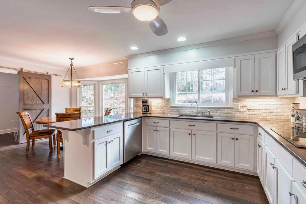 300 Stone Mill Trail Ne, Atlanta, Georgia 30328, 5 Bedrooms Bedrooms, ,3 BathroomsBathrooms,Residential,Sold,300 Stone Mill Trail Ne,6828267