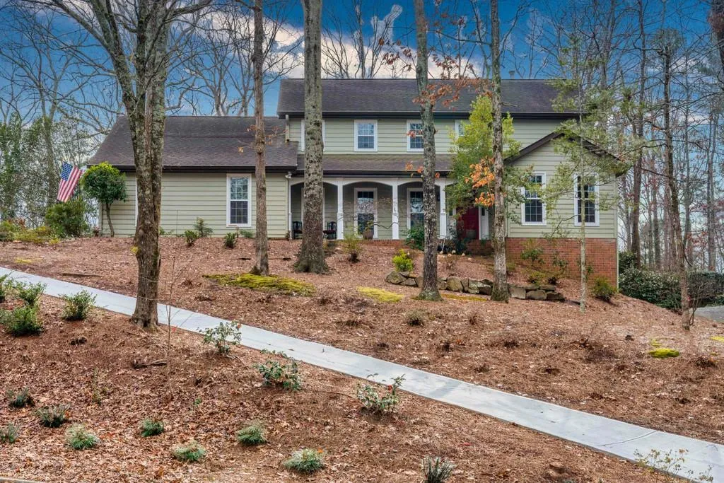 300 Stone Mill Trail Ne, Atlanta, Georgia 30328, 5 Bedrooms Bedrooms, ,3 BathroomsBathrooms,Residential,Sold,300 Stone Mill Trail Ne,6828267