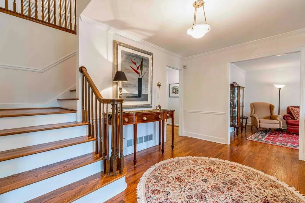 300 Stone Mill Trail Ne, Atlanta, Georgia 30328, 5 Bedrooms Bedrooms, ,3 BathroomsBathrooms,Residential,Sold,300 Stone Mill Trail Ne,6828267