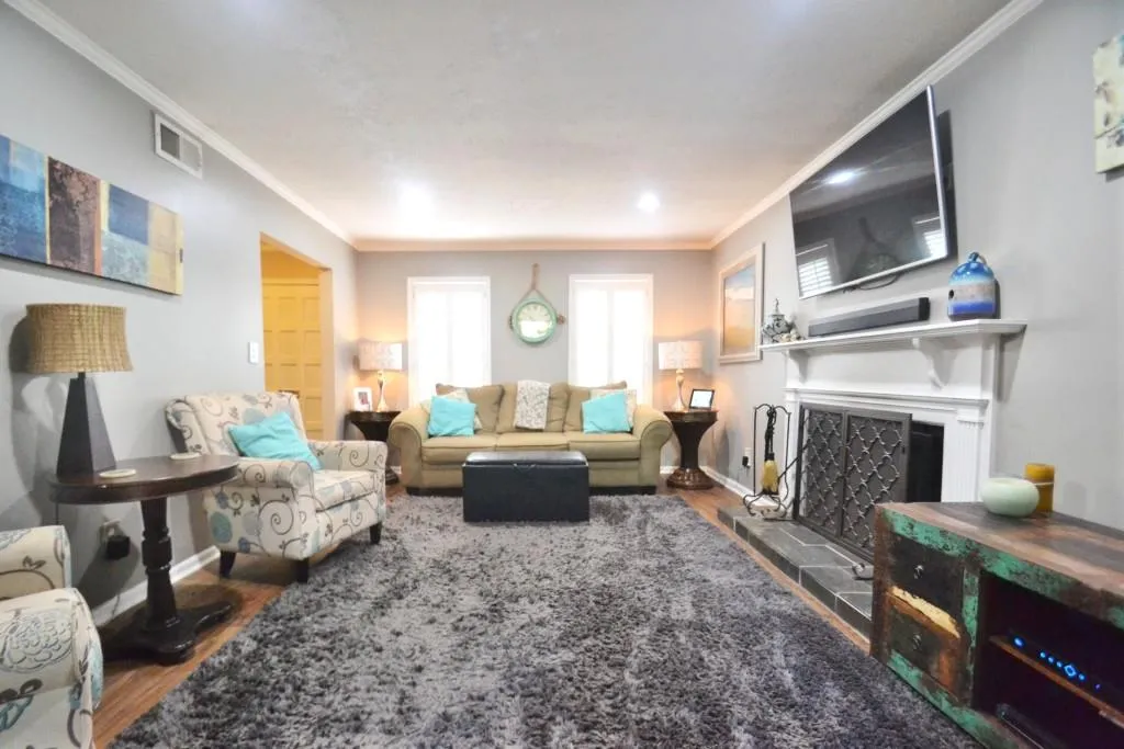6 Bassett Hall Place Nw Unit 6, Atlanta, Georgia 30318, 2 Bedrooms Bedrooms, ,2 BathroomsBathrooms,Residential,Sold,6 Bassett Hall Place Nw Unit 6,5873868