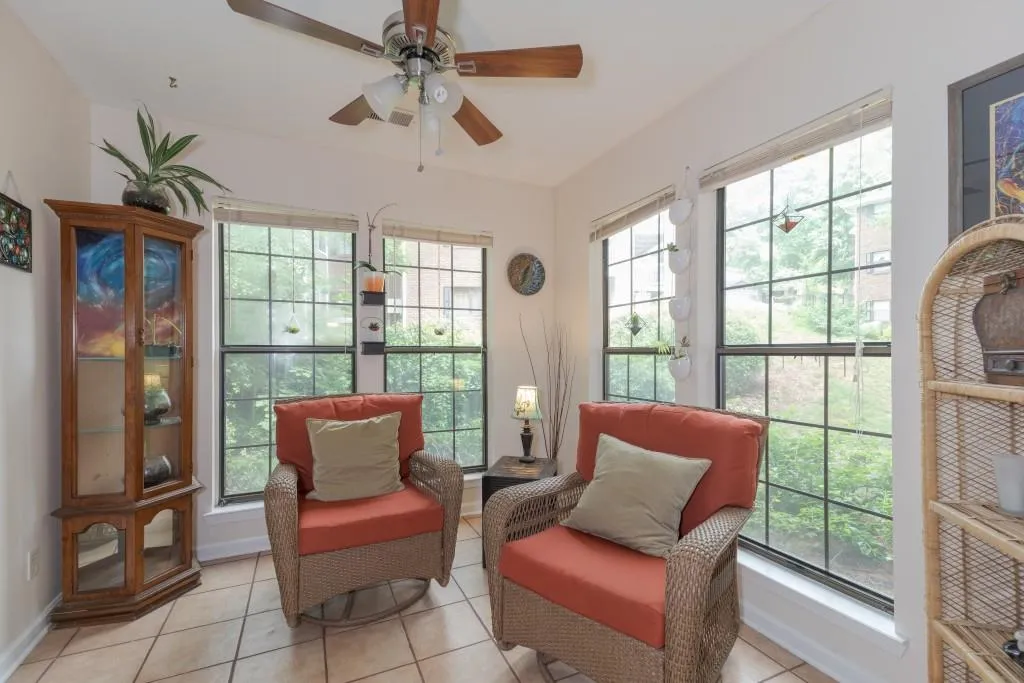 206 Barrington Hills Drive Unit 206, Sandy Springs, Georgia 30350, 3 Bedrooms Bedrooms, ,2 BathroomsBathrooms,Residential,Sold,206 Barrington Hills Drive Unit 206,6019889