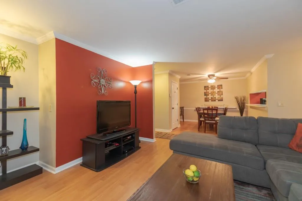 206 Barrington Hills Drive Unit 206, Sandy Springs, Georgia 30350, 3 Bedrooms Bedrooms, ,2 BathroomsBathrooms,Residential,Sold,206 Barrington Hills Drive Unit 206,6019889