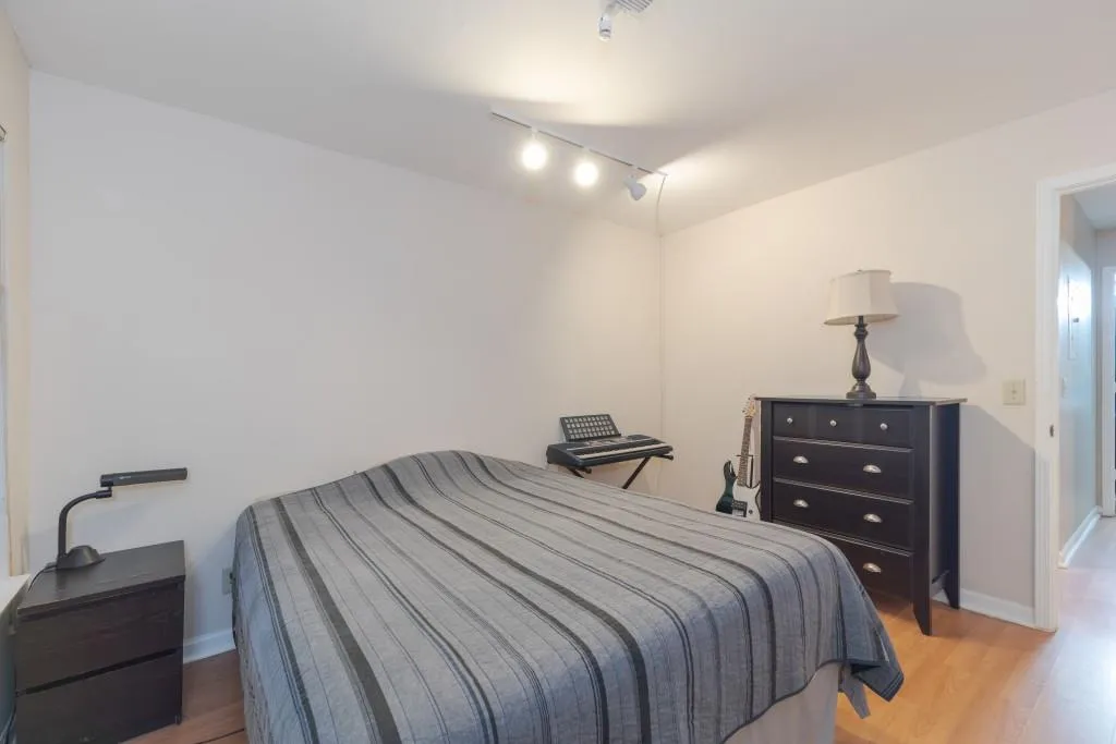 206 Barrington Hills Drive Unit 206, Sandy Springs, Georgia 30350, 3 Bedrooms Bedrooms, ,2 BathroomsBathrooms,Residential,Sold,206 Barrington Hills Drive Unit 206,6019889