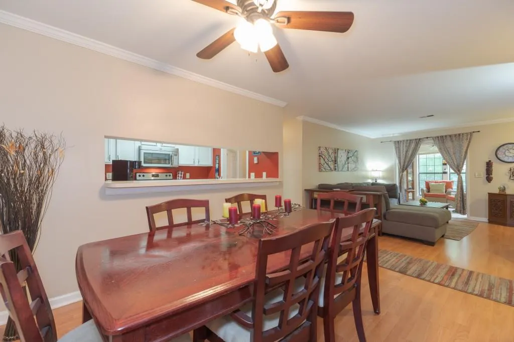 206 Barrington Hills Drive Unit 206, Sandy Springs, Georgia 30350, 3 Bedrooms Bedrooms, ,2 BathroomsBathrooms,Residential,Sold,206 Barrington Hills Drive Unit 206,6019889
