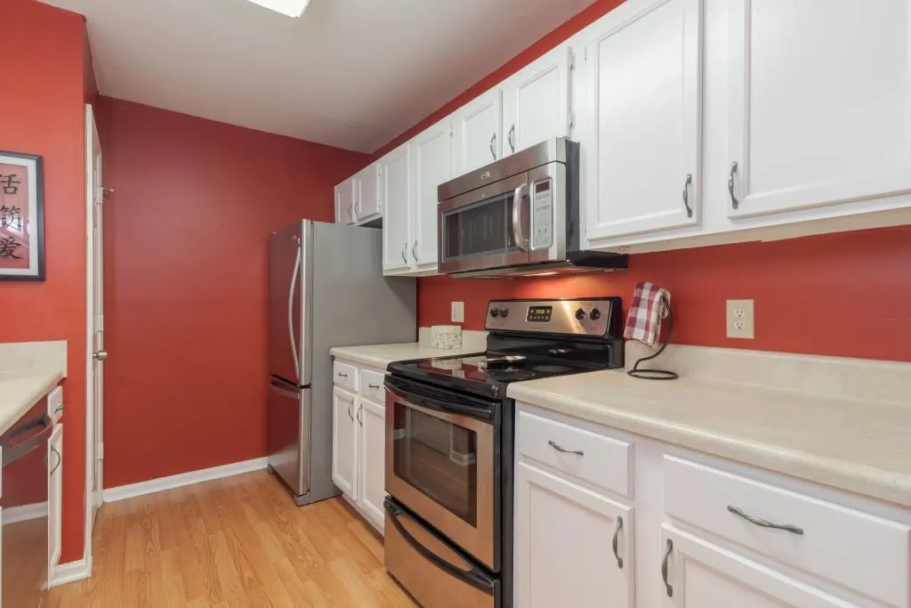 206 Barrington Hills Drive Unit 206, Sandy Springs, Georgia 30350, 3 Bedrooms Bedrooms, ,2 BathroomsBathrooms,Residential,Sold,206 Barrington Hills Drive Unit 206,6019889