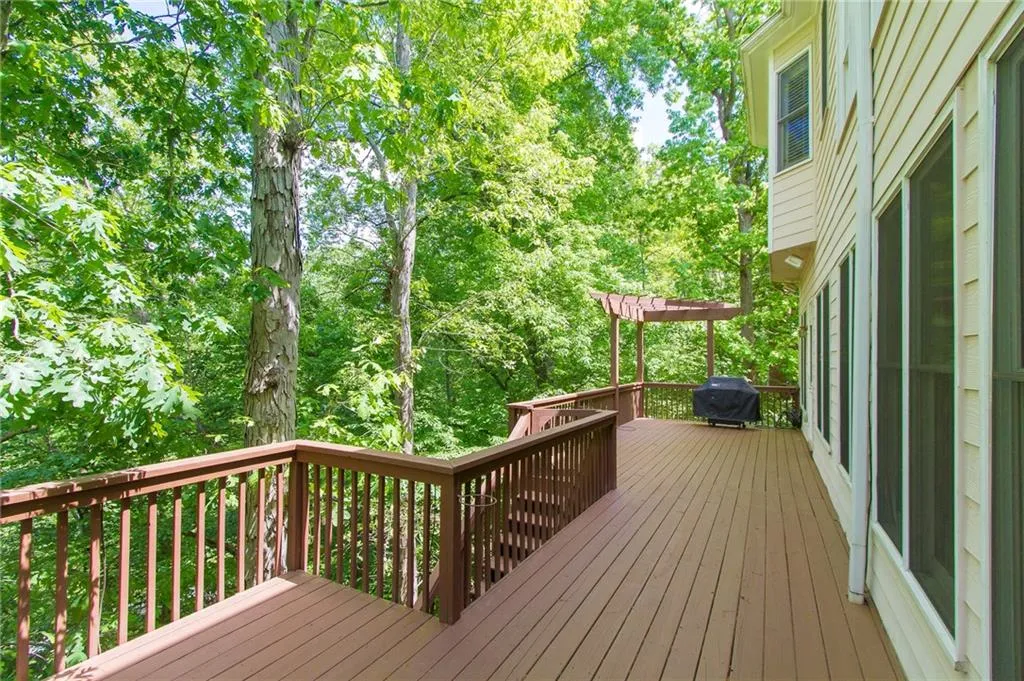 235 Trowbridge Road, Sandy Springs, Georgia 30350, 6 Bedrooms Bedrooms, ,5 BathroomsBathrooms,Residential,Sold,235 Trowbridge Road,5707236