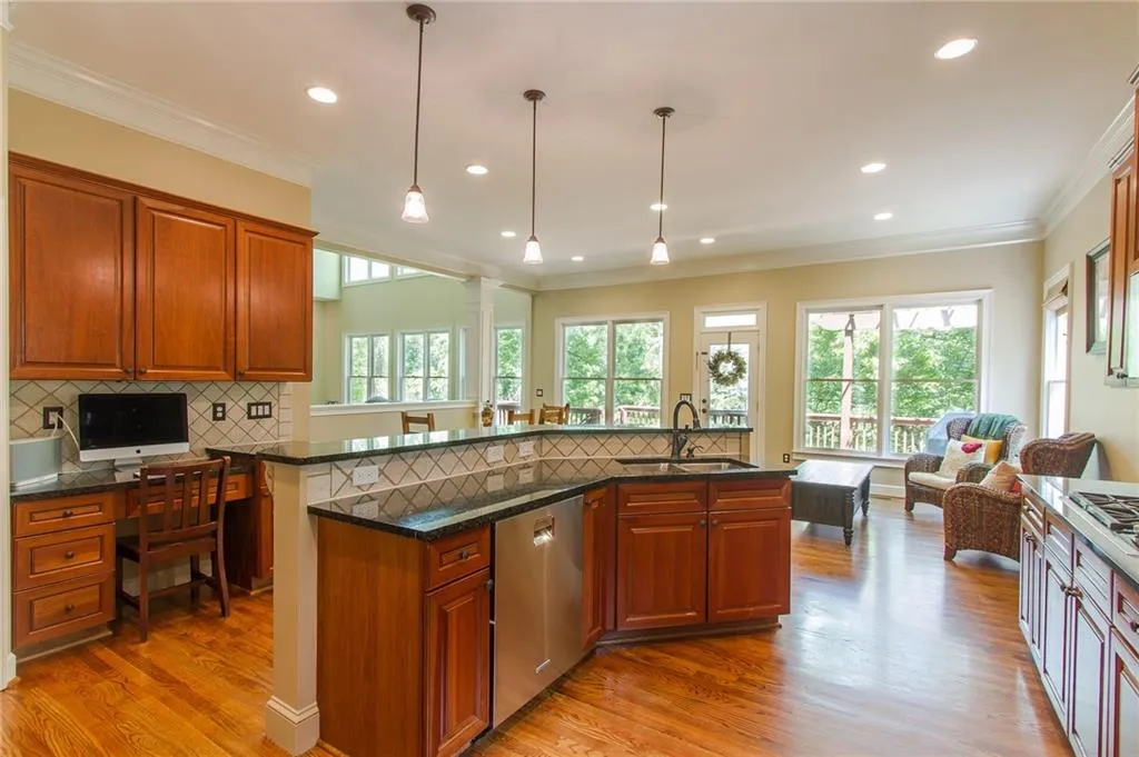235 Trowbridge Road, Sandy Springs, Georgia 30350, 6 Bedrooms Bedrooms, ,5 BathroomsBathrooms,Residential,Sold,235 Trowbridge Road,5707236