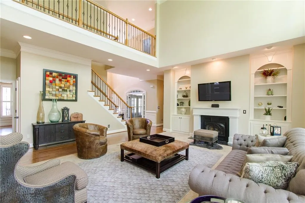 235 Trowbridge Road, Sandy Springs, Georgia 30350, 6 Bedrooms Bedrooms, ,5 BathroomsBathrooms,Residential,Sold,235 Trowbridge Road,5707236