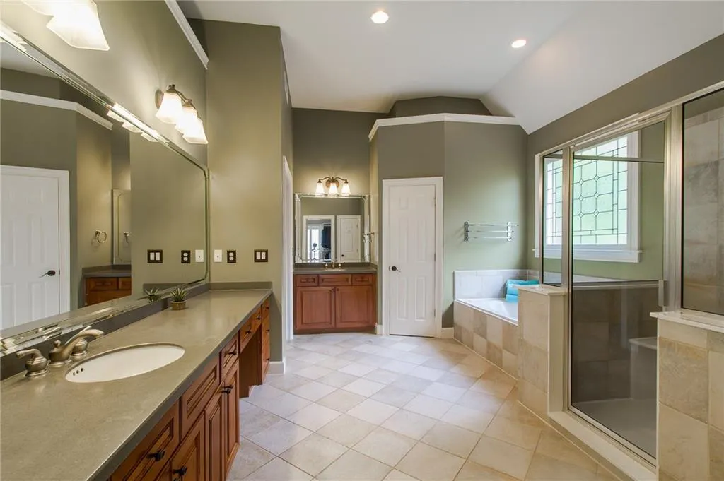235 Trowbridge Road, Sandy Springs, Georgia 30350, 6 Bedrooms Bedrooms, ,5 BathroomsBathrooms,Residential,Sold,235 Trowbridge Road,5707236