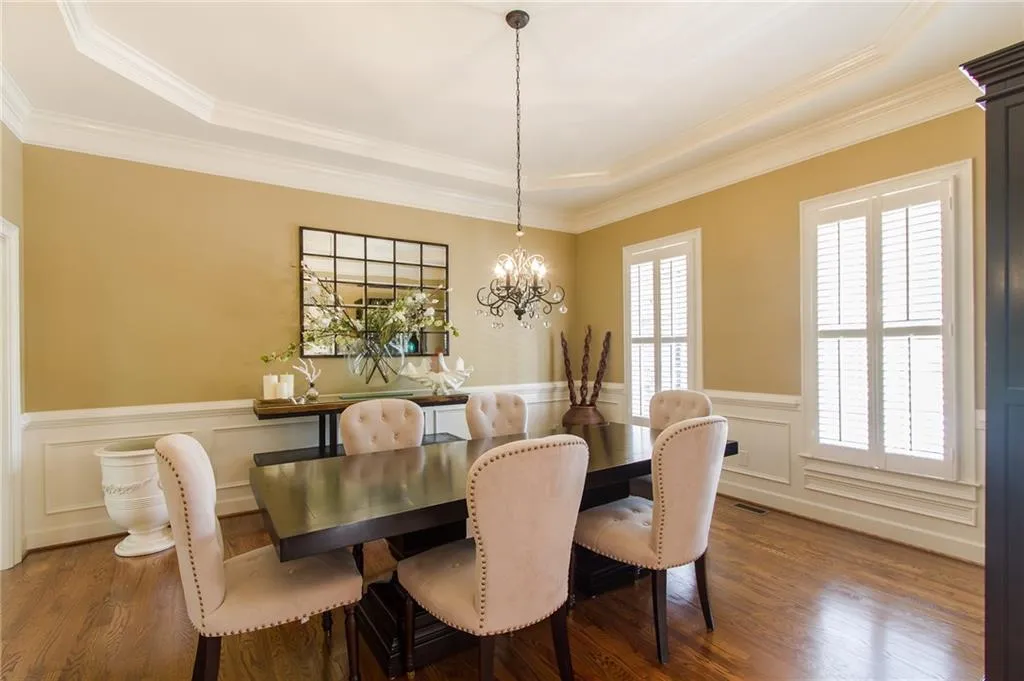 235 Trowbridge Road, Sandy Springs, Georgia 30350, 6 Bedrooms Bedrooms, ,5 BathroomsBathrooms,Residential,Sold,235 Trowbridge Road,5707236