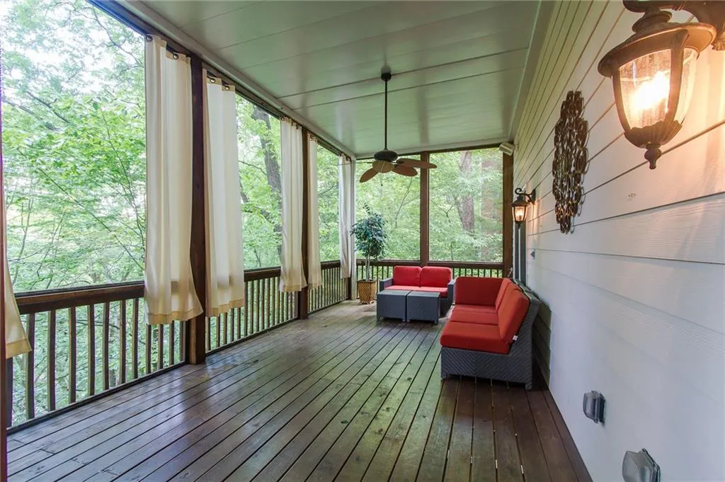 235 Trowbridge Road, Sandy Springs, Georgia 30350, 6 Bedrooms Bedrooms, ,5 BathroomsBathrooms,Residential,Sold,235 Trowbridge Road,5707236