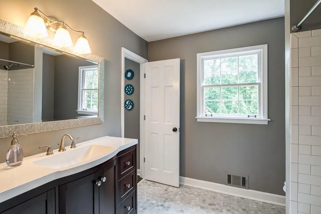 6910 Hunters Knoll, Atlanta, Georgia 30328, 6 Bedrooms Bedrooms, ,5 BathroomsBathrooms,Residential,Sold,6910 Hunters Knoll,5856603