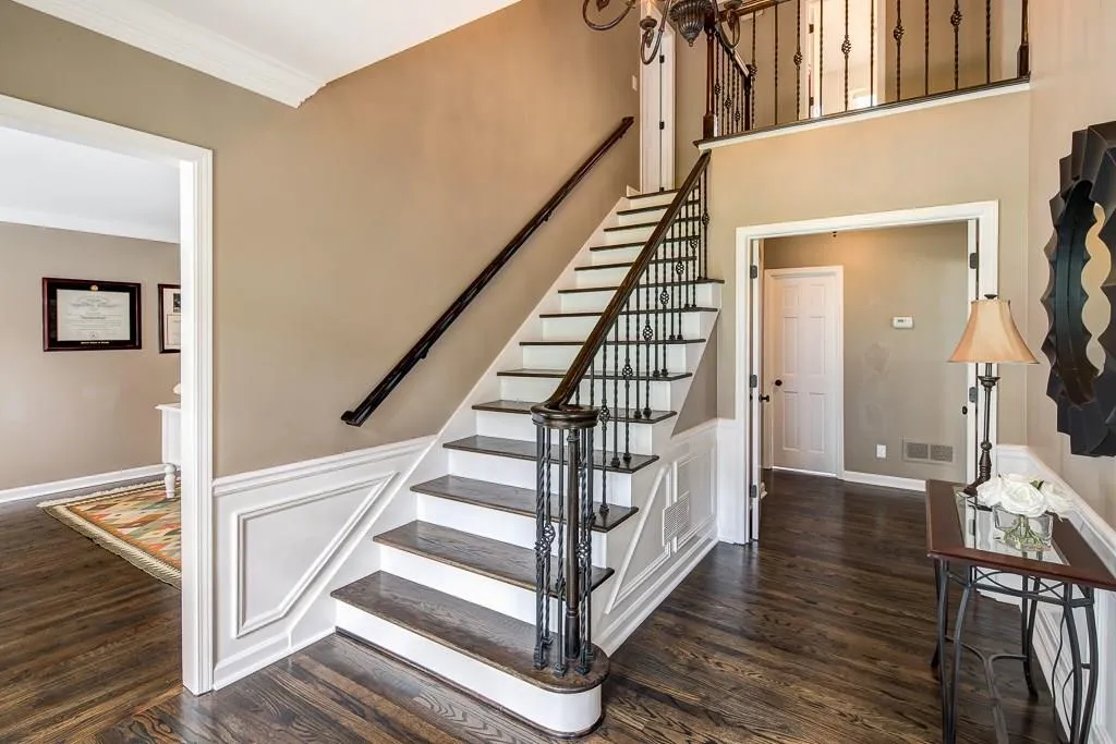 6910 Hunters Knoll, Atlanta, Georgia 30328, 6 Bedrooms Bedrooms, ,5 BathroomsBathrooms,Residential,Sold,6910 Hunters Knoll,5856603