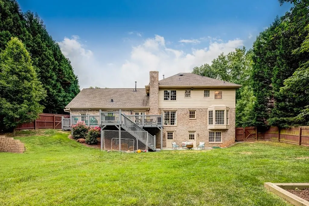 6910 Hunters Knoll, Atlanta, Georgia 30328, 6 Bedrooms Bedrooms, ,5 BathroomsBathrooms,Residential,Sold,6910 Hunters Knoll,5856603
