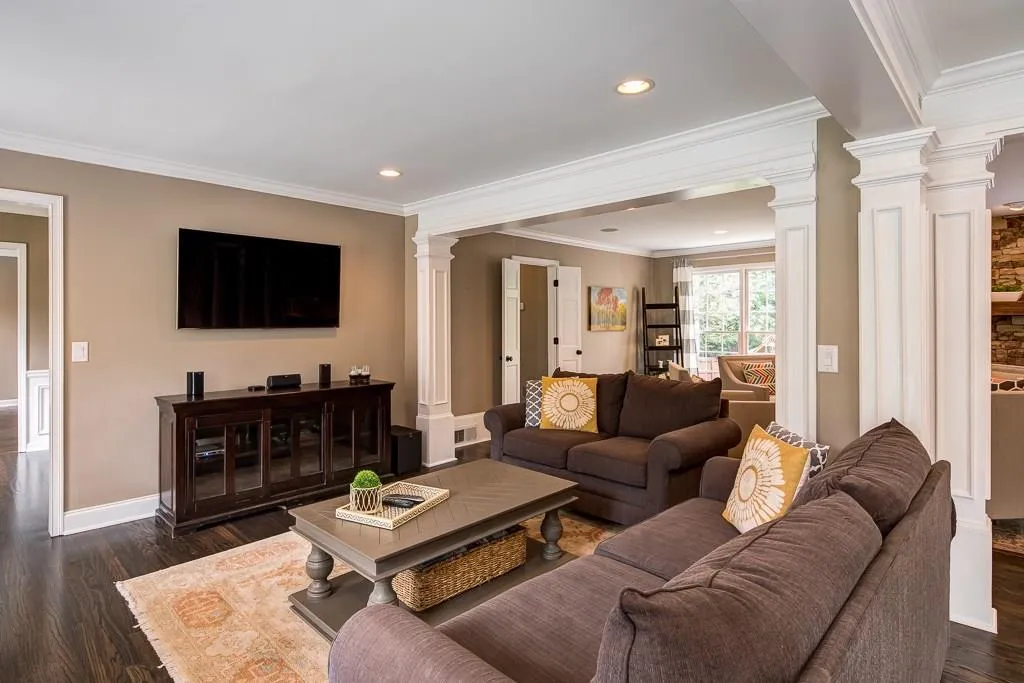 6910 Hunters Knoll, Atlanta, Georgia 30328, 6 Bedrooms Bedrooms, ,5 BathroomsBathrooms,Residential,Sold,6910 Hunters Knoll,5856603