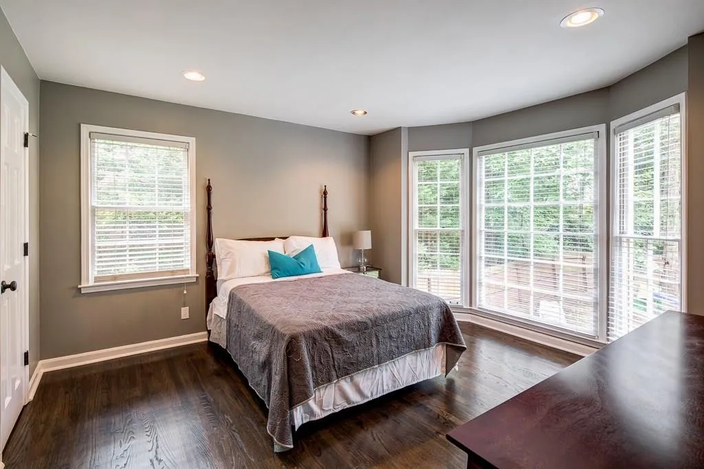 6910 Hunters Knoll, Atlanta, Georgia 30328, 6 Bedrooms Bedrooms, ,5 BathroomsBathrooms,Residential,Sold,6910 Hunters Knoll,5856603