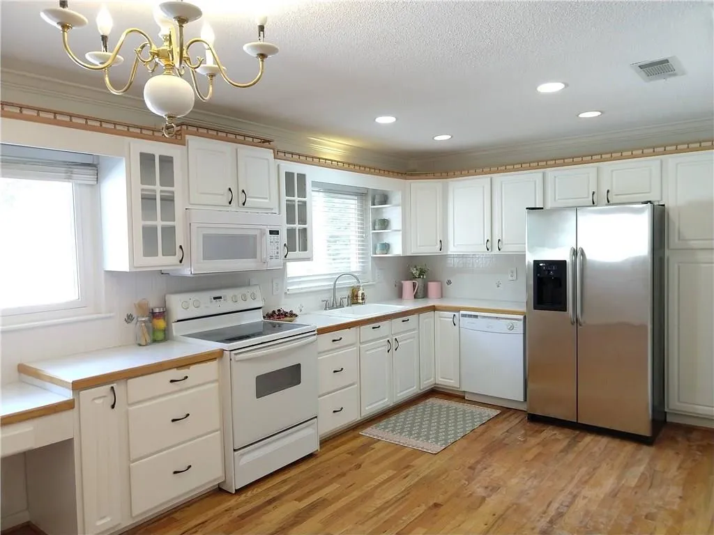 7164 Stonington Drive Unit 7164, Sandy Springs, Georgia 30328, 3 Bedrooms Bedrooms, ,3 BathroomsBathrooms,Residential,Sold,7164 Stonington Drive Unit 7164,6082544