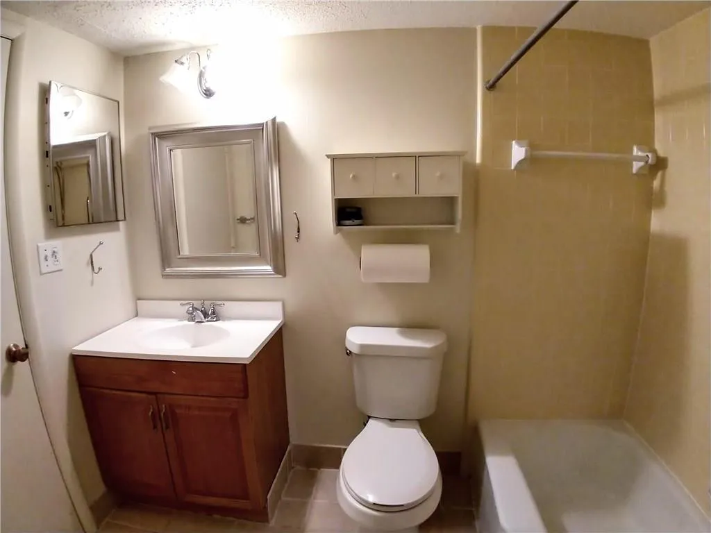 7164 Stonington Drive Unit 7164, Sandy Springs, Georgia 30328, 3 Bedrooms Bedrooms, ,3 BathroomsBathrooms,Residential,Sold,7164 Stonington Drive Unit 7164,6082544