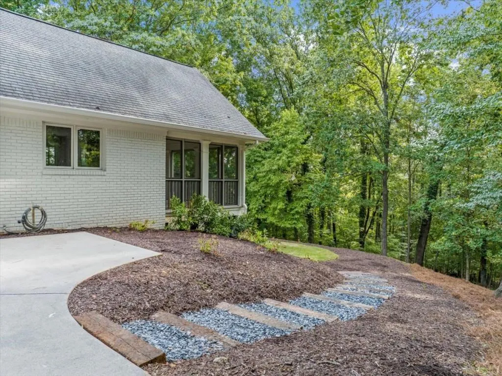 335 Skyridge Drive, Atlanta, Georgia 30350, 4 Bedrooms Bedrooms, ,3 BathroomsBathrooms,Residential,Sold,335 Skyridge Drive,7451701