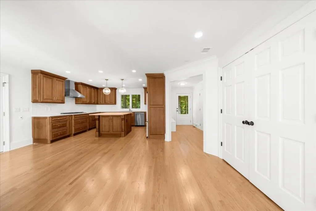 335 Skyridge Drive, Atlanta, Georgia 30350, 4 Bedrooms Bedrooms, ,3 BathroomsBathrooms,Residential,Sold,335 Skyridge Drive,7451701