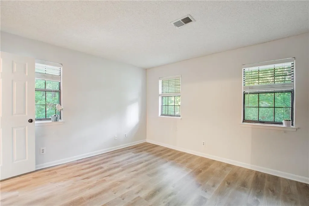 305 Barrington Hills Drive, Sandy Springs, Georgia 30350, 2 Bedrooms Bedrooms, ,2 BathroomsBathrooms,Residential,Sold,305 Barrington Hills Drive,7087620