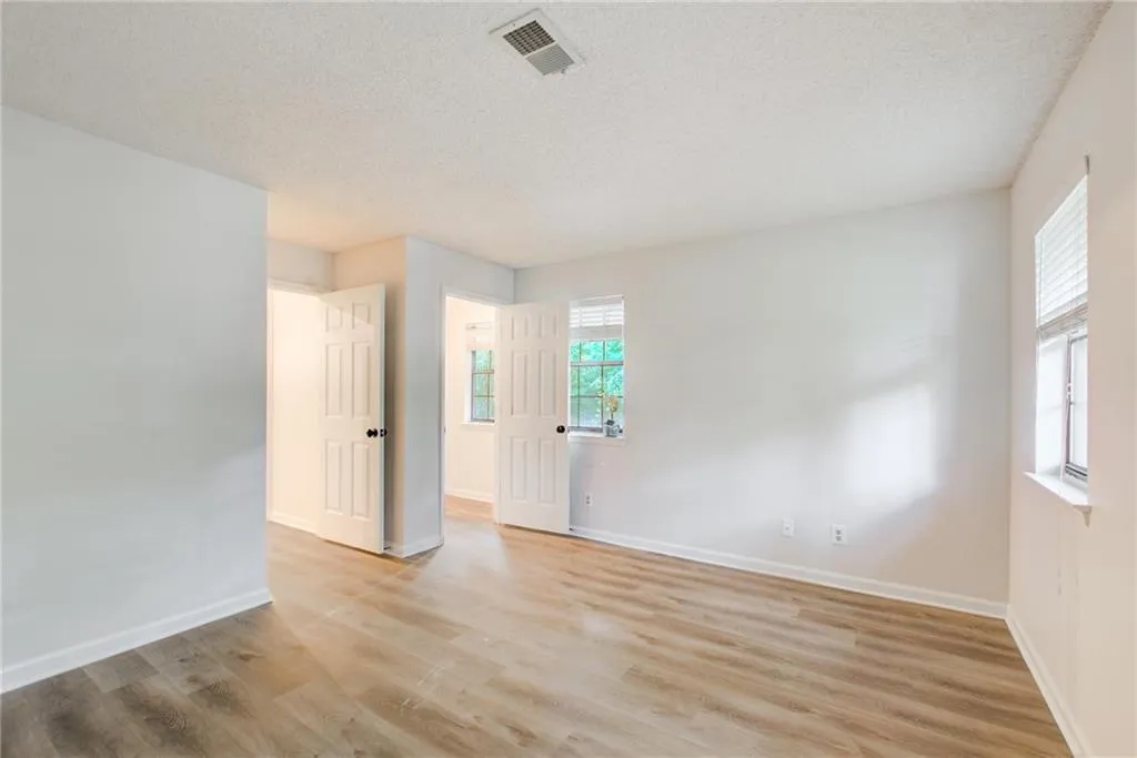 305 Barrington Hills Drive, Sandy Springs, Georgia 30350, 2 Bedrooms Bedrooms, ,2 BathroomsBathrooms,Residential,Sold,305 Barrington Hills Drive,7087620