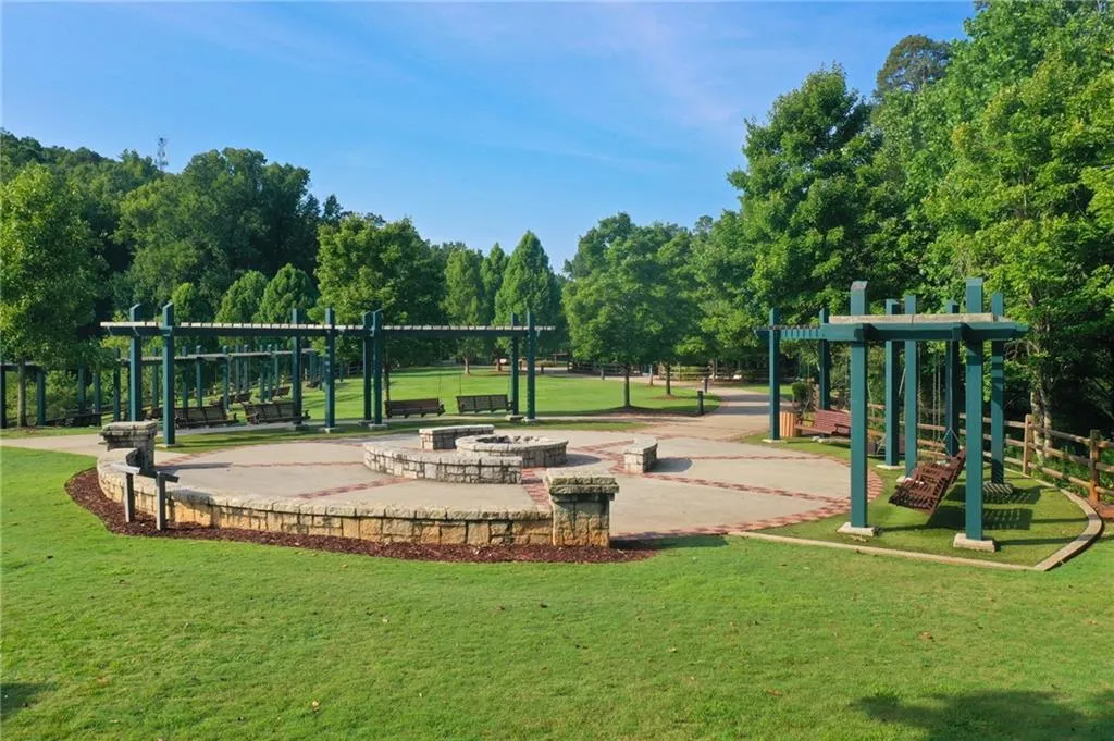 305 Barrington Hills Drive, Sandy Springs, Georgia 30350, 2 Bedrooms Bedrooms, ,2 BathroomsBathrooms,Residential,Sold,305 Barrington Hills Drive,7087620