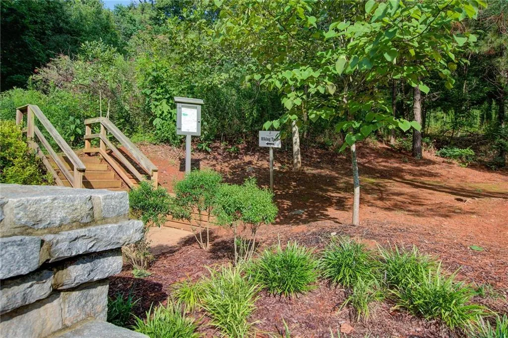 305 Barrington Hills Drive, Sandy Springs, Georgia 30350, 2 Bedrooms Bedrooms, ,2 BathroomsBathrooms,Residential,Sold,305 Barrington Hills Drive,7087620