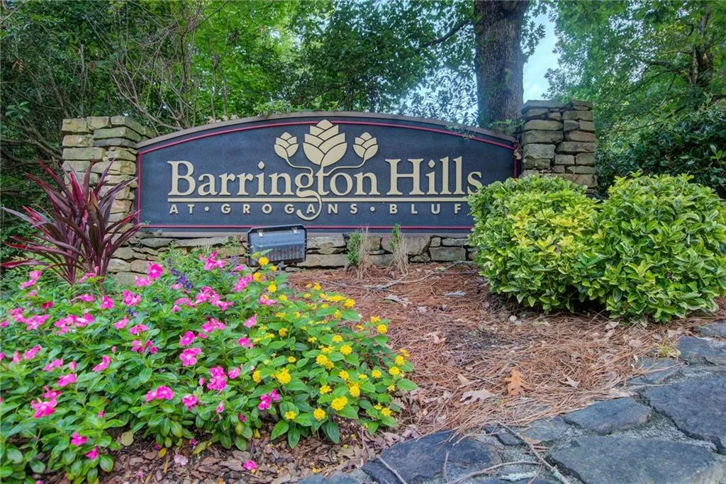 305 Barrington Hills Drive, Sandy Springs, Georgia 30350, 2 Bedrooms Bedrooms, ,2 BathroomsBathrooms,Residential,Sold,305 Barrington Hills Drive,7087620