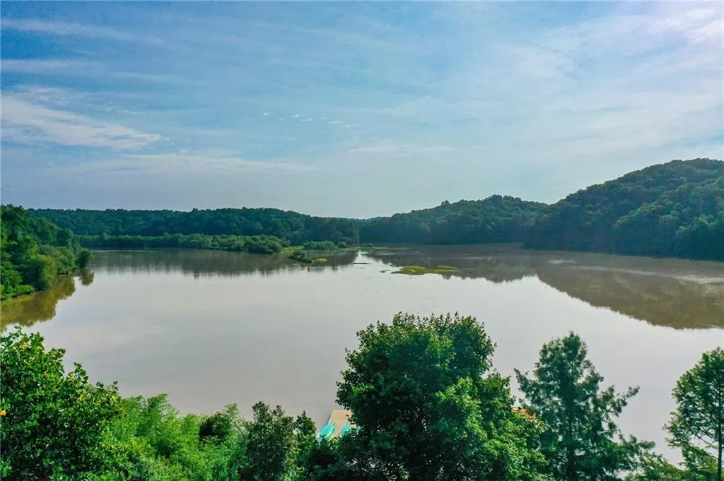 305 Barrington Hills Drive, Sandy Springs, Georgia 30350, 2 Bedrooms Bedrooms, ,2 BathroomsBathrooms,Residential,Sold,305 Barrington Hills Drive,7087620