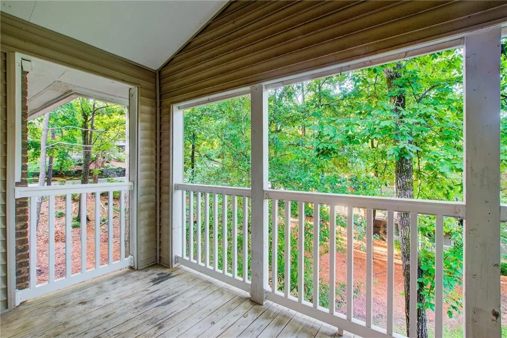 305 Barrington Hills Drive, Sandy Springs, Georgia 30350, 2 Bedrooms Bedrooms, ,2 BathroomsBathrooms,Residential,Sold,305 Barrington Hills Drive,7087620