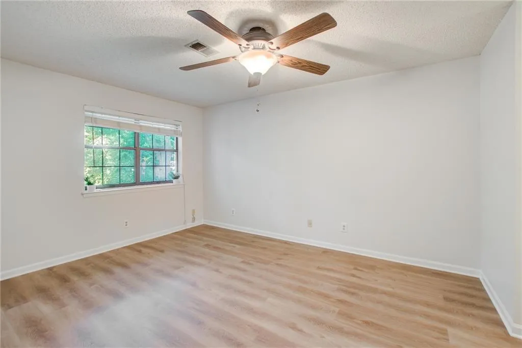 305 Barrington Hills Drive, Sandy Springs, Georgia 30350, 2 Bedrooms Bedrooms, ,2 BathroomsBathrooms,Residential,Sold,305 Barrington Hills Drive,7087620