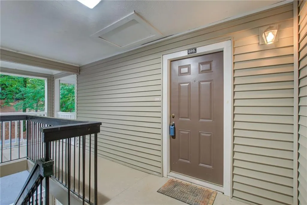 305 Barrington Hills Drive, Sandy Springs, Georgia 30350, 2 Bedrooms Bedrooms, ,2 BathroomsBathrooms,Residential,Sold,305 Barrington Hills Drive,7087620