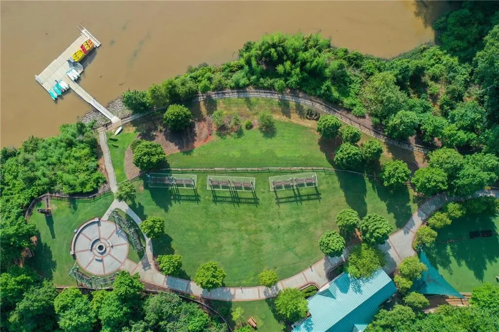 305 Barrington Hills Drive, Sandy Springs, Georgia 30350, 2 Bedrooms Bedrooms, ,2 BathroomsBathrooms,Residential,Sold,305 Barrington Hills Drive,7087620