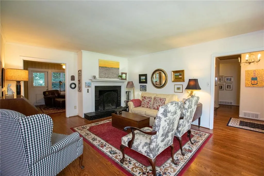 565 High Brook Drive, Sandy Springs, Georgia 30342, 3 Bedrooms Bedrooms, ,2 BathroomsBathrooms,Residential,Sold,565 High Brook Drive,7102182