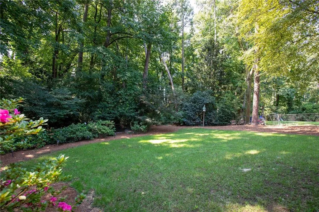 565 High Brook Drive, Sandy Springs, Georgia 30342, 3 Bedrooms Bedrooms, ,2 BathroomsBathrooms,Residential,Sold,565 High Brook Drive,7102182