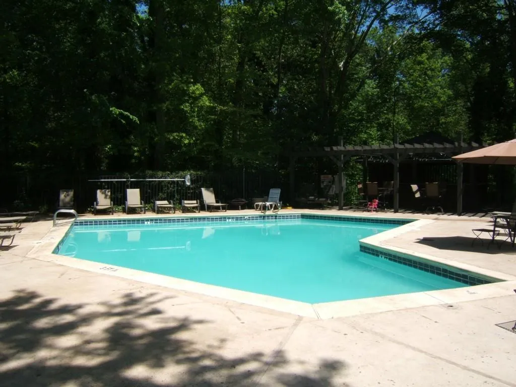 5143 Roswell Road, Atlanta, Georgia 30342, 2 Bedrooms Bedrooms, ,1 BathroomBathrooms,Residential,Sold,5143 Roswell Road,5529931