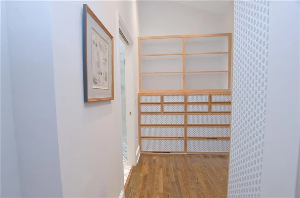 3776 Powers Ferry Road Nw, Atlanta, Georgia 30342, 3 Bedrooms Bedrooms, ,3 BathroomsBathrooms,Residential,For Sale,3776 Powers Ferry Road Nw,7645018
