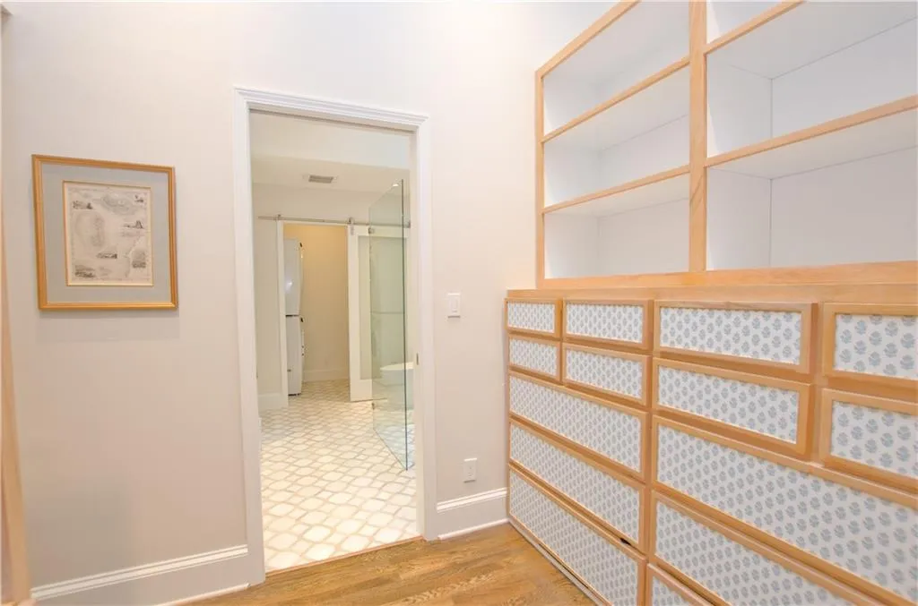 3776 Powers Ferry Road Nw, Atlanta, Georgia 30342, 3 Bedrooms Bedrooms, ,3 BathroomsBathrooms,Residential,For Sale,3776 Powers Ferry Road Nw,7645018