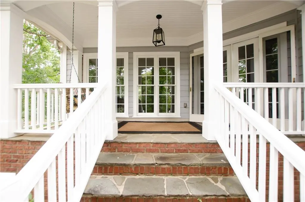 3776 Powers Ferry Road Nw, Atlanta, Georgia 30342, 3 Bedrooms Bedrooms, ,3 BathroomsBathrooms,Residential,For Sale,3776 Powers Ferry Road Nw,7645018