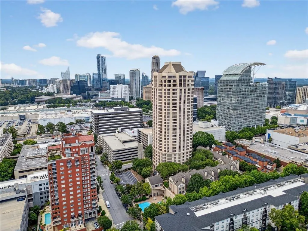 3475 Oak Valley Road Ne Unit 250, Atlanta, Georgia 30326, 1 Bedroom Bedrooms, ,1 BathroomBathrooms,Residential,For Sale,3475 Oak Valley Road Ne Unit 250,7627396