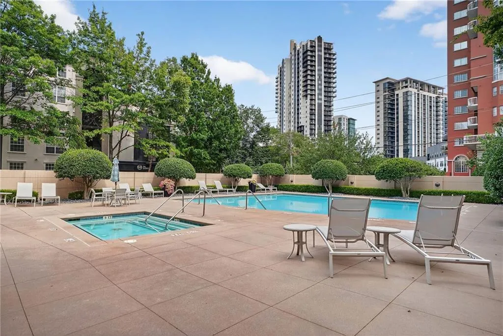 3475 Oak Valley Road Ne Unit 250, Atlanta, Georgia 30326, 1 Bedroom Bedrooms, ,1 BathroomBathrooms,Residential,For Sale,3475 Oak Valley Road Ne Unit 250,7627396