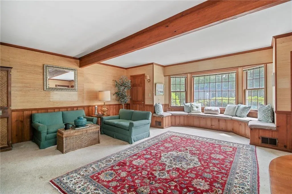 5534 Sherrell Drive, Atlanta, Georgia 30342, 4 Bedrooms Bedrooms, ,2 BathroomsBathrooms,Residential,Sold,5534 Sherrell Drive,6871763