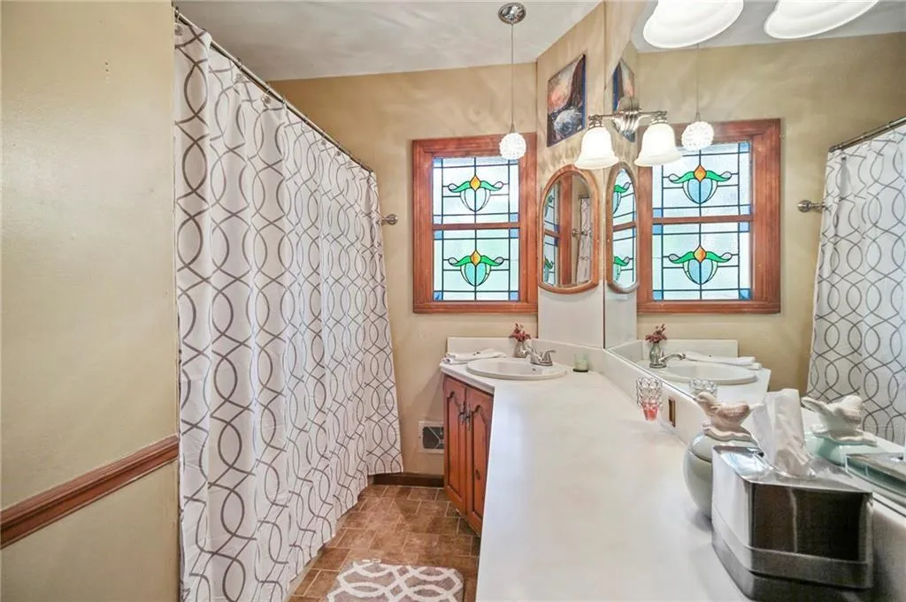 5534 Sherrell Drive, Atlanta, Georgia 30342, 4 Bedrooms Bedrooms, ,2 BathroomsBathrooms,Residential,Sold,5534 Sherrell Drive,6871763