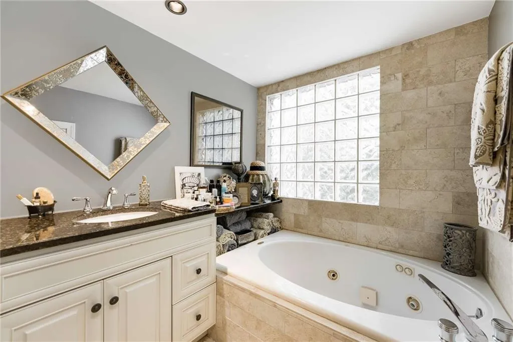 2323 Shenandoah Avenue Ne, Atlanta, Georgia 30305, 3 Bedrooms Bedrooms, ,3 BathroomsBathrooms,Residential,For Sale,2323 Shenandoah Avenue Ne,7651292