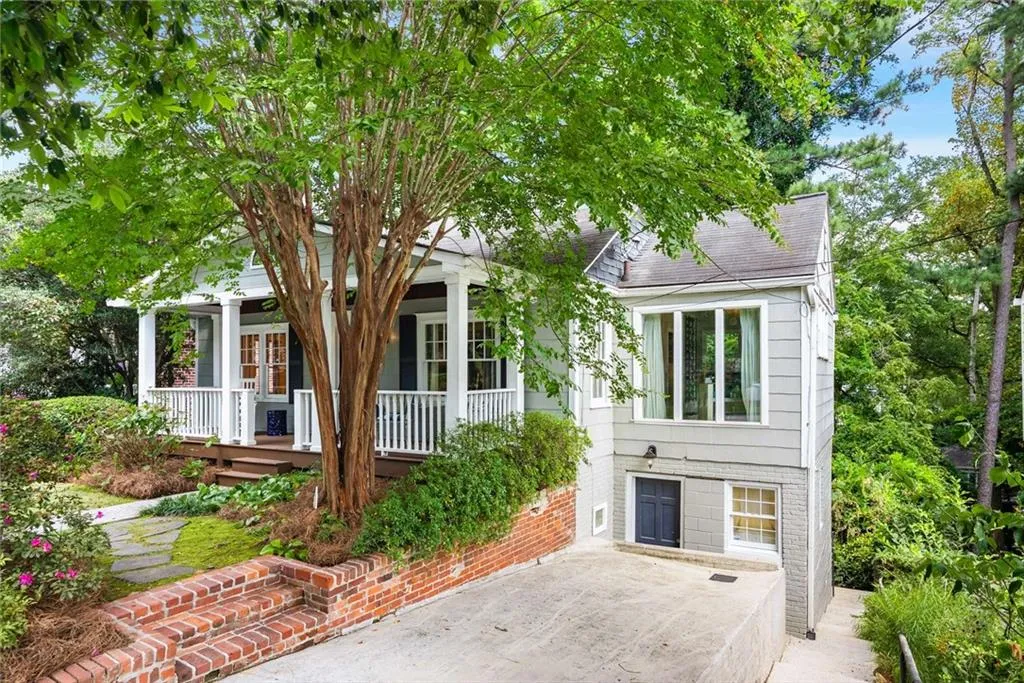 2323 Shenandoah Avenue Ne, Atlanta, Georgia 30305, 3 Bedrooms Bedrooms, ,3 BathroomsBathrooms,Residential,For Sale,2323 Shenandoah Avenue Ne,7651292