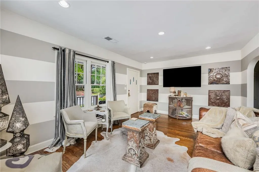 2323 Shenandoah Avenue Ne, Atlanta, Georgia 30305, 3 Bedrooms Bedrooms, ,3 BathroomsBathrooms,Residential,For Sale,2323 Shenandoah Avenue Ne,7651292