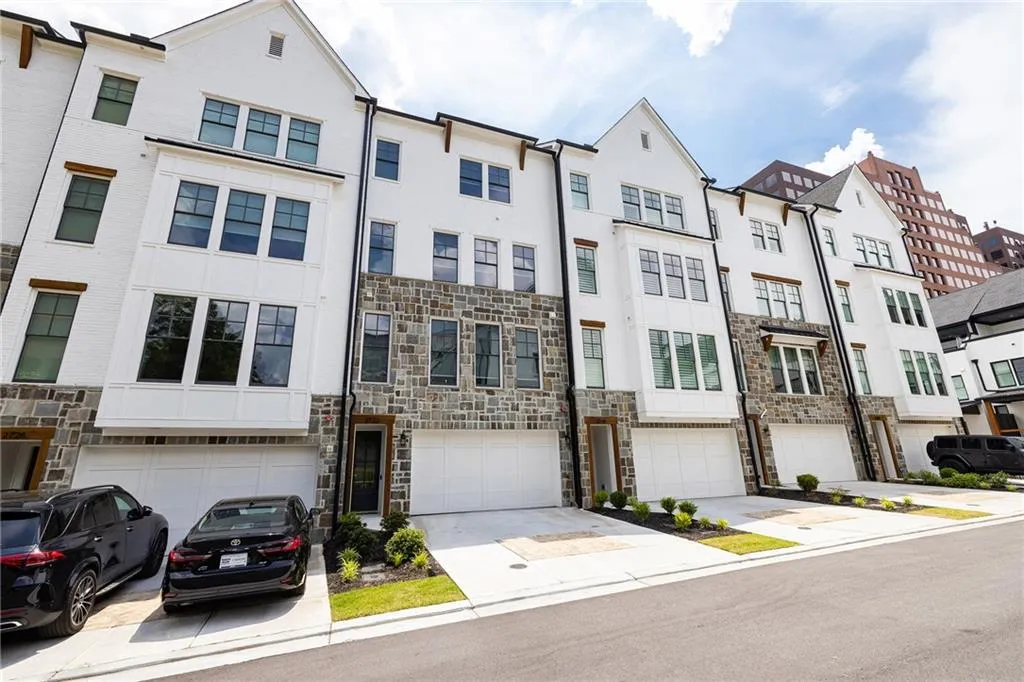 2722 Thornewilde Way, Atlanta, Georgia 30339, 4 Bedrooms Bedrooms, 0 ,4 BathroomsBathrooms,Residential,For Sale,2722 Thornewilde Way,7777251