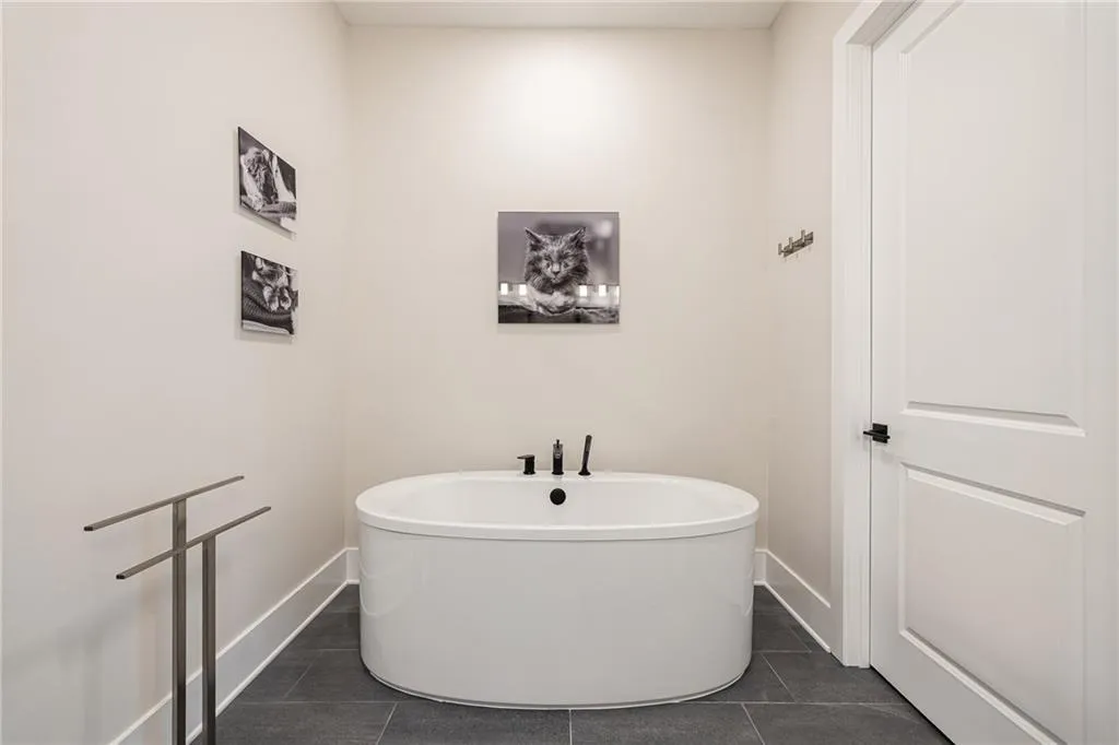 2722 Thornewilde Way, Atlanta, Georgia 30339, 4 Bedrooms Bedrooms, 0 ,4 BathroomsBathrooms,Residential,For Sale,2722 Thornewilde Way,7777251