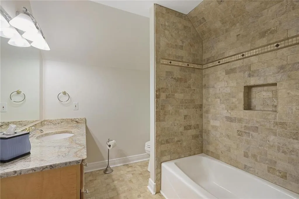 Guest Suite bath